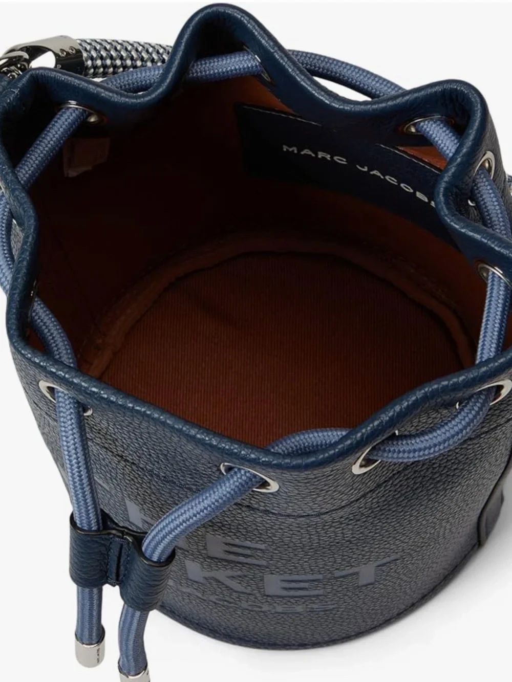 Marc Jacobs The Learher Bucket Bag - Picture 16 of 16